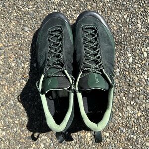 Arc'teryx Men's Dark Green Approach Shoes